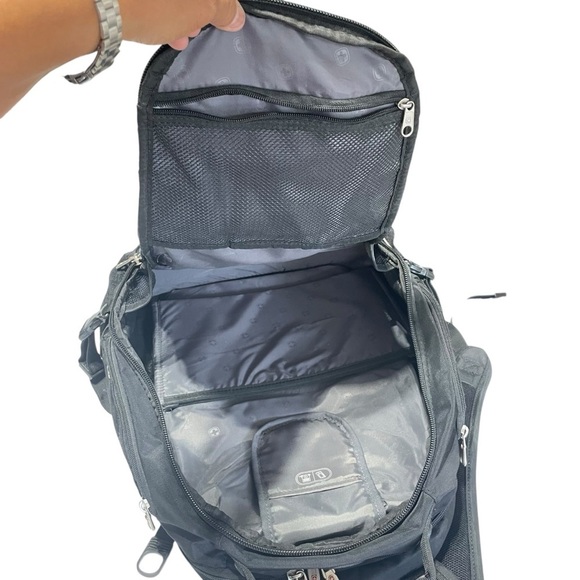 SwissGear Wenger 1900 ScanSmart TSA 17-Inch Laptop Backpack for Work or Travel - Picture 9 of 13